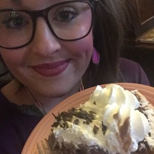 Meet your Posher, Kacy